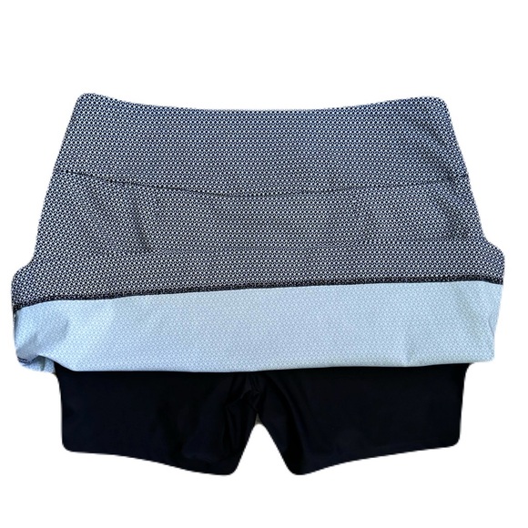 S.C.& CO. 360 Tummy Control Skort Size XXL White and Small Black Medallion Print - Picture 8 of 13